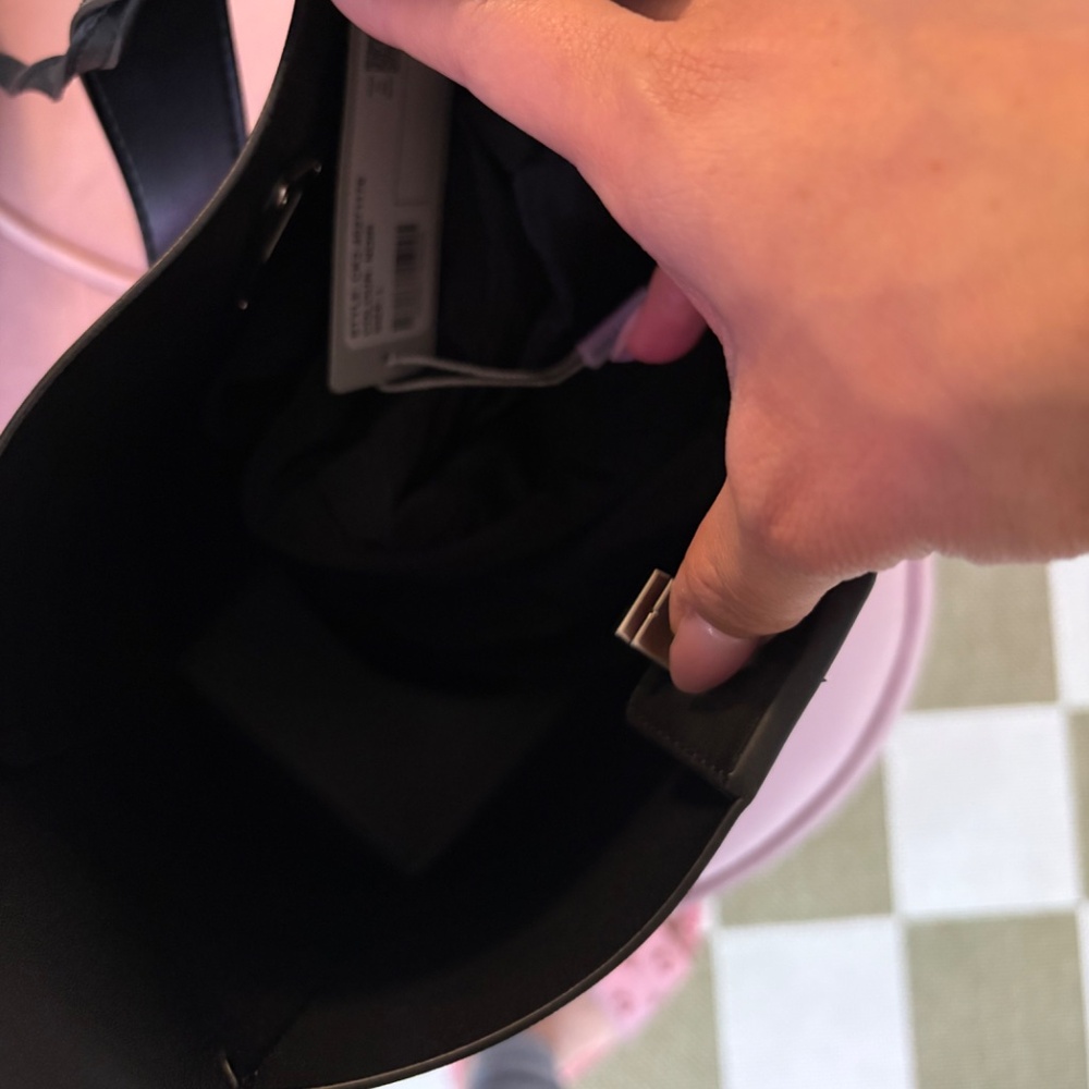 NWT Charles & Keith black shoulder bag - Picture 4 of 4